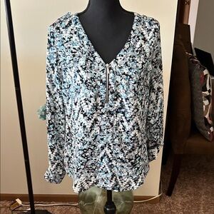 Floral V-Neck Women's Top - Shades of Blue